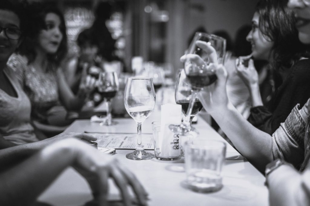 jak-tworzyc-zdrowe-relacje-ty-biznes-i-zycie-osobiste-spotkanie-przyjaciele-relacje